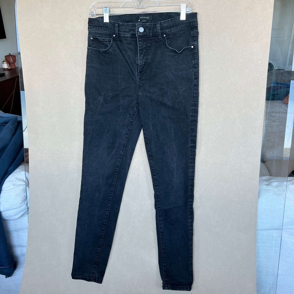 Ann Taylor The Skinny Black Stretch Denim Black Acid Wash Jeans Size 8 - Picture 1 of 12
